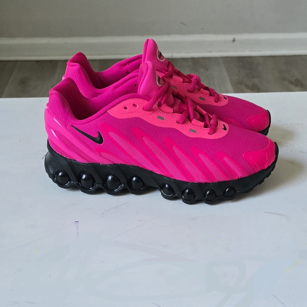 Nike Vibrant Pink and Black Athletic Shoes